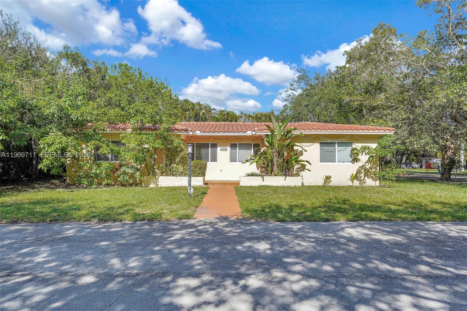 11919 NE 8th av, Biscayne Park FL 33161