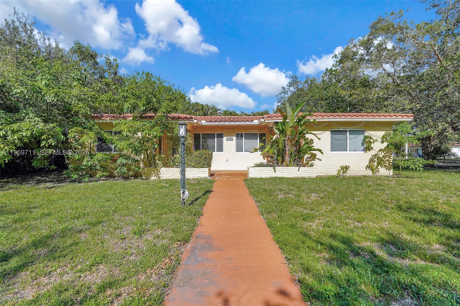 11919 NE 8th av, Biscayne Park FL 33161