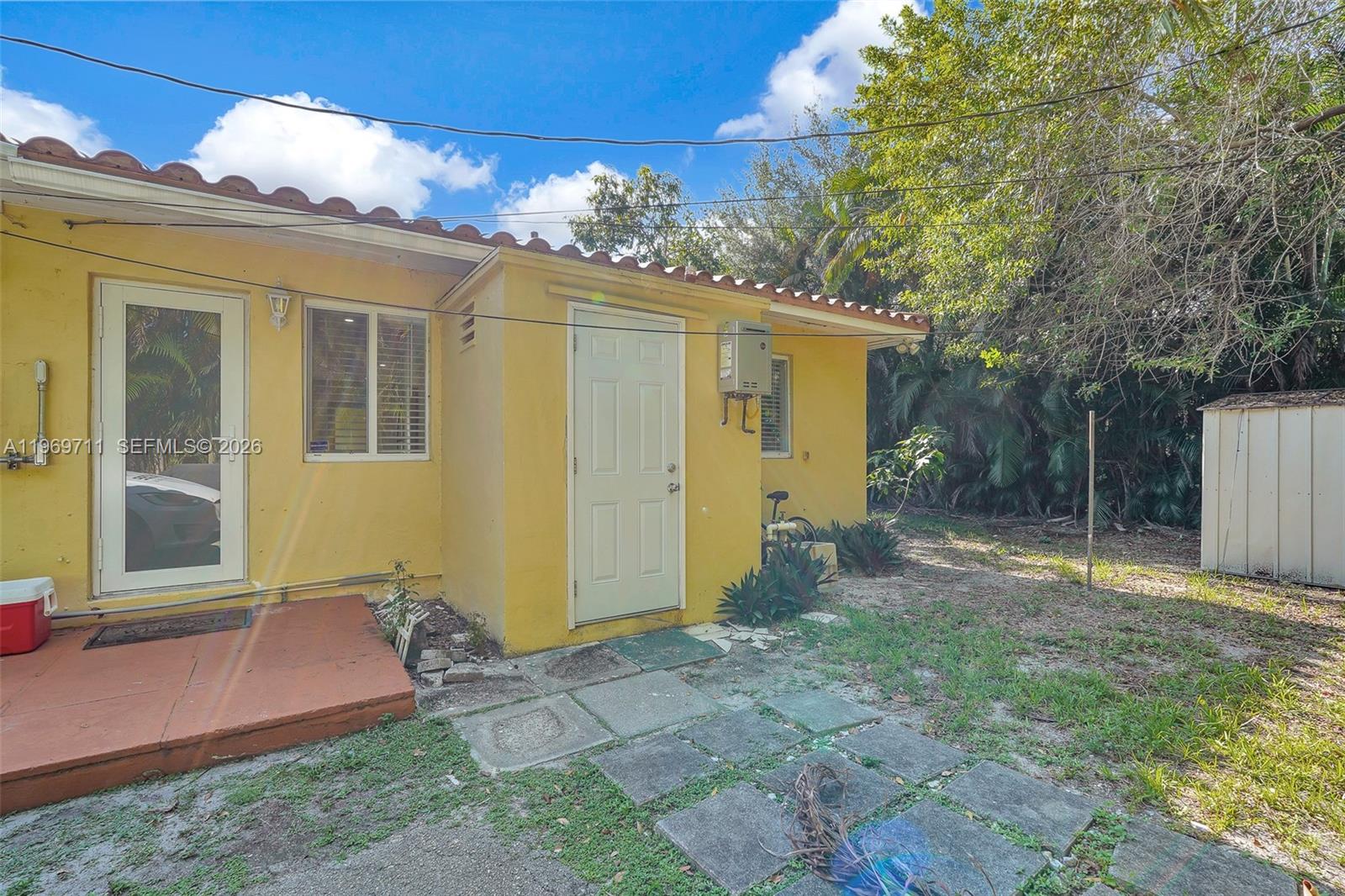 11919 NE 8th av, Biscayne Park FL 33161