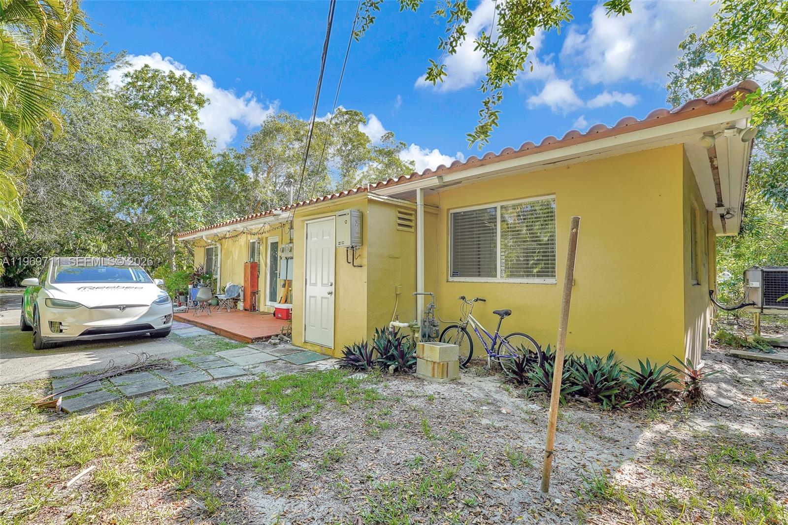 11919 NE 8th av, Biscayne Park FL 33161