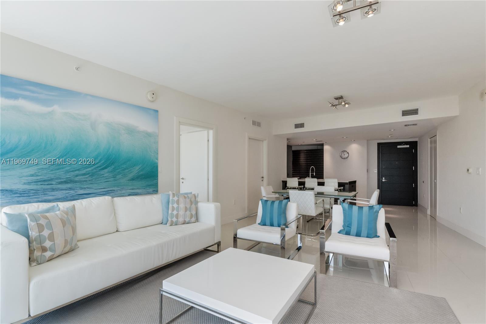 200 Biscayne Boulevard Way #4304, Miami FL 33131