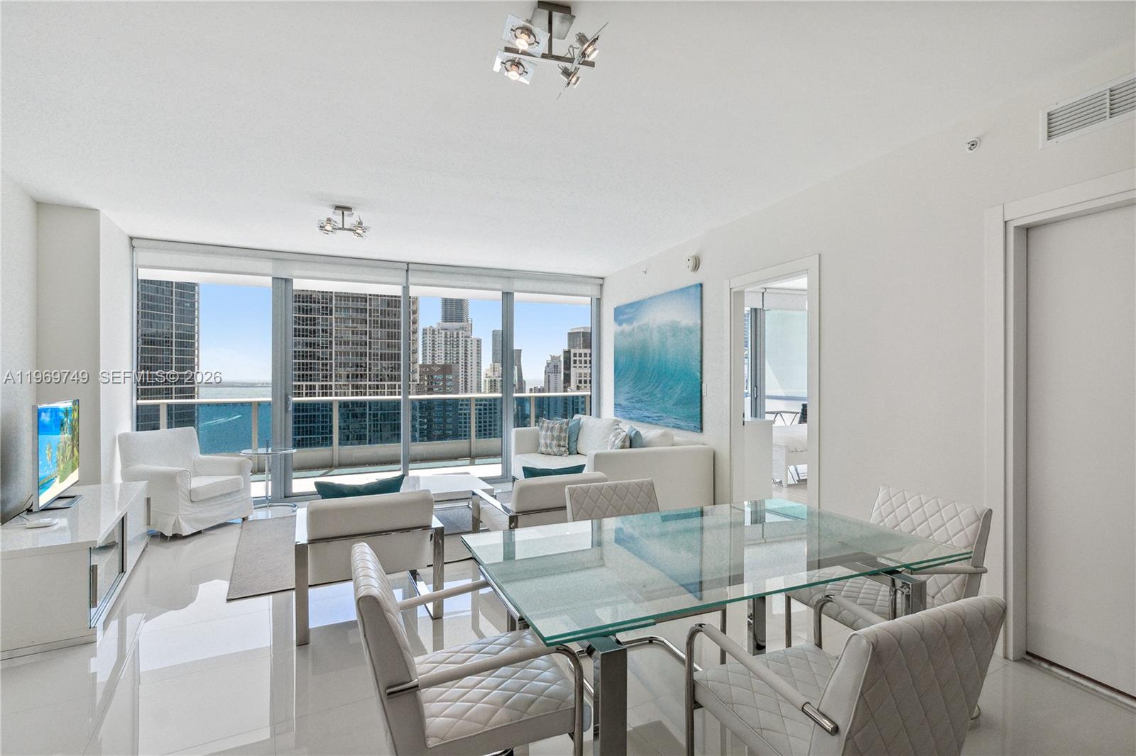 200 Biscayne Boulevard Way #4304, Miami FL 33131