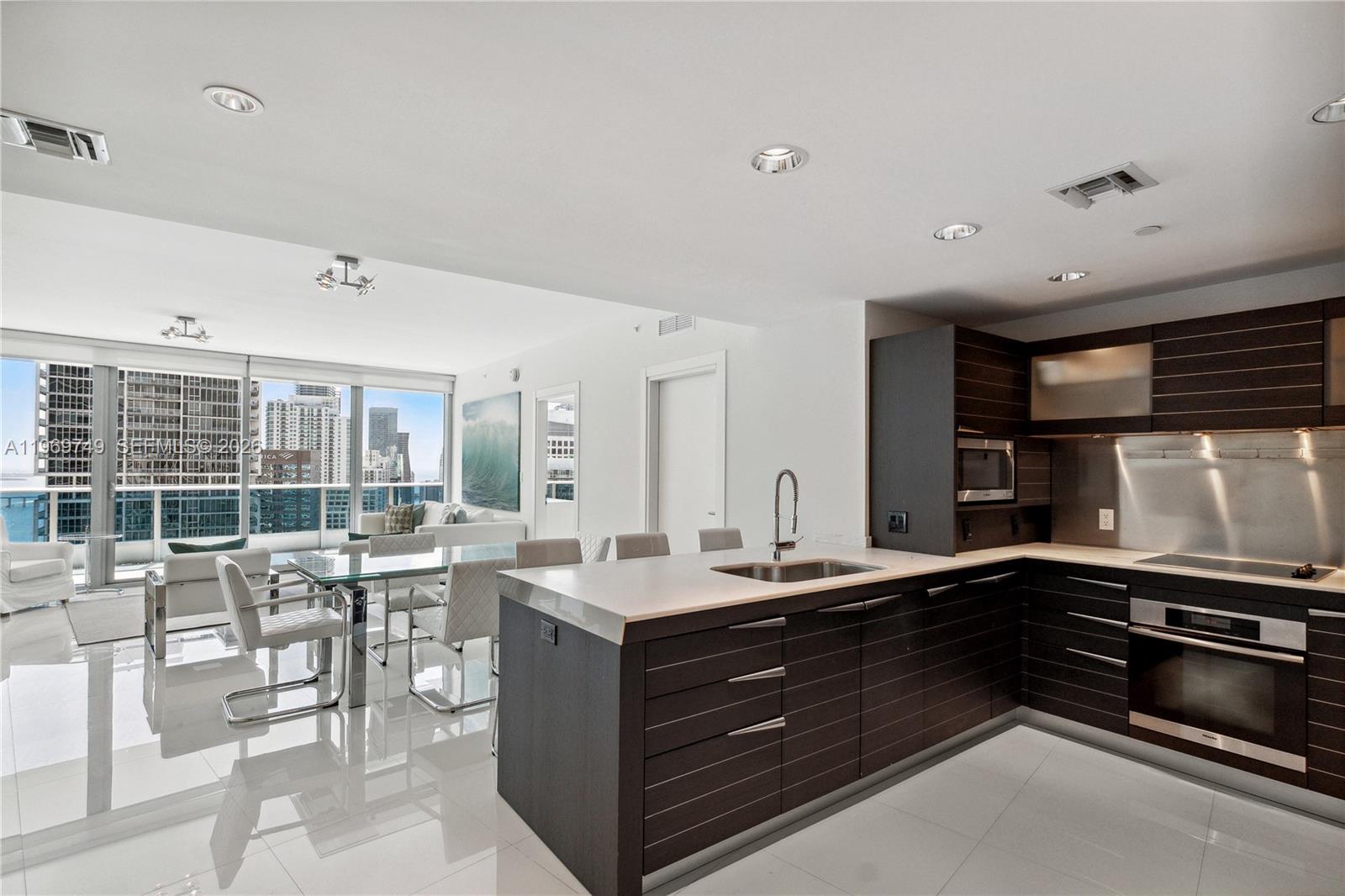 200 Biscayne Boulevard Way #4304, Miami FL 33131