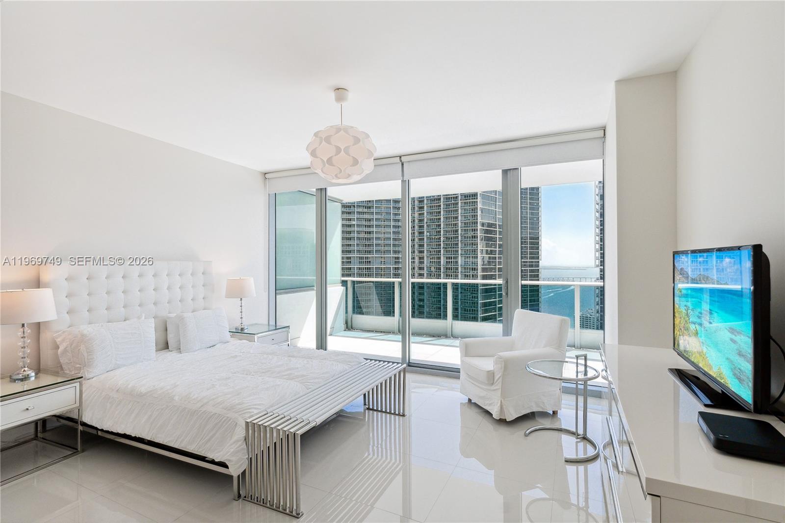 200 Biscayne Boulevard Way #4304, Miami FL 33131
