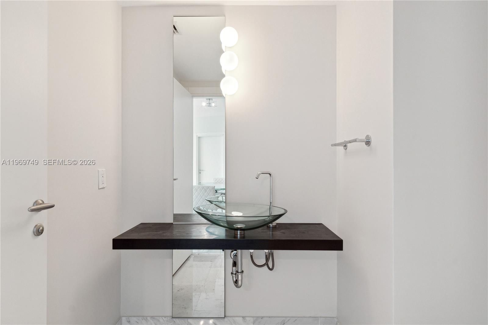 200 Biscayne Boulevard Way #4304, Miami FL 33131