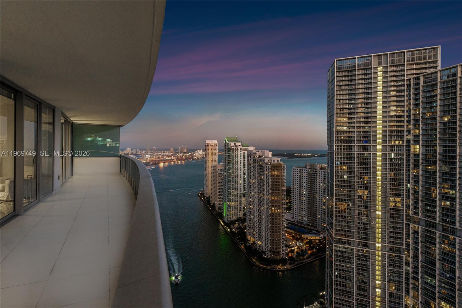 200 Biscayne Boulevard Way #4304, Miami FL 33131