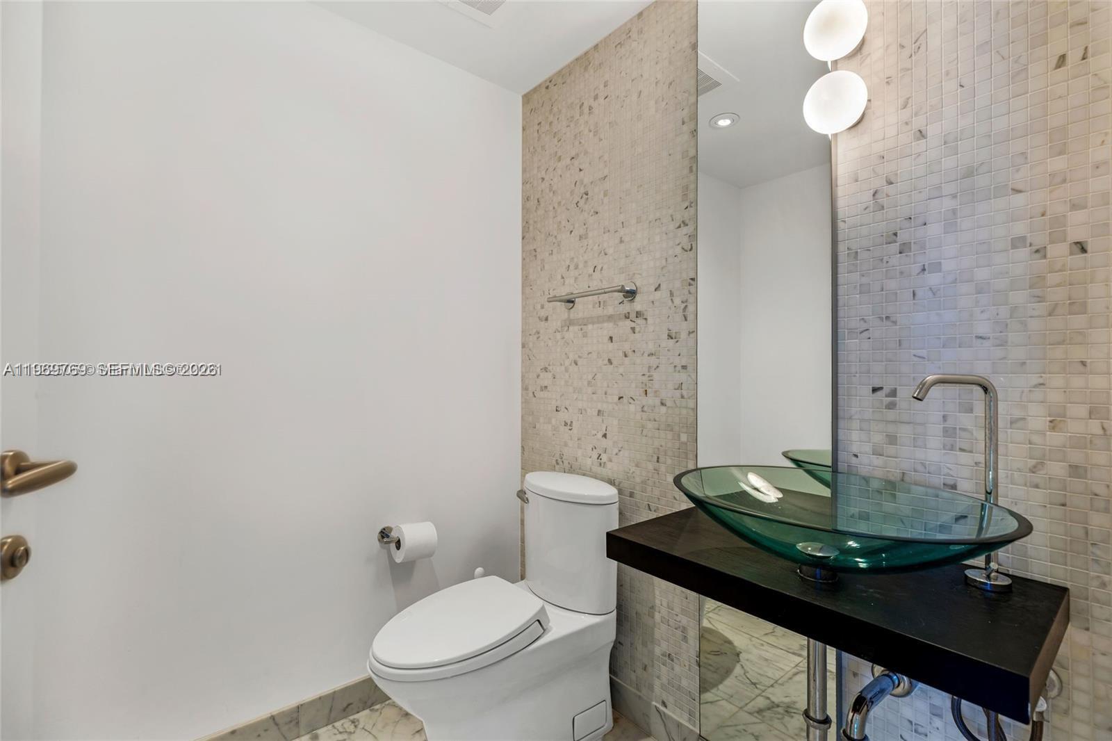 200 Biscayne Boulevard Way #3913, Miami FL 33131