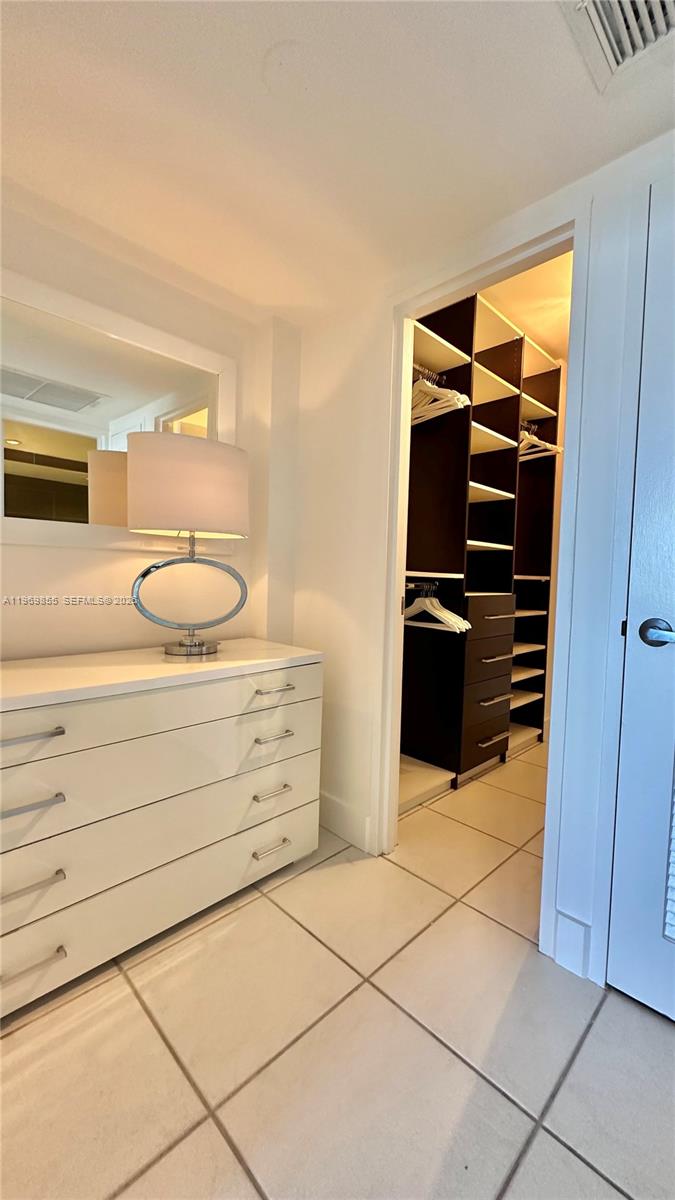 5161 Collins Ave #1017, Miami Beach FL 33140