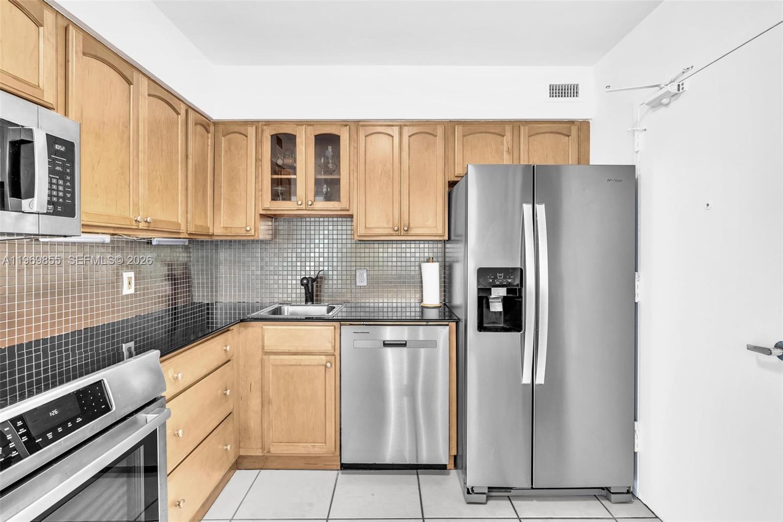 5161 Collins Ave #1017, Miami Beach FL 33140