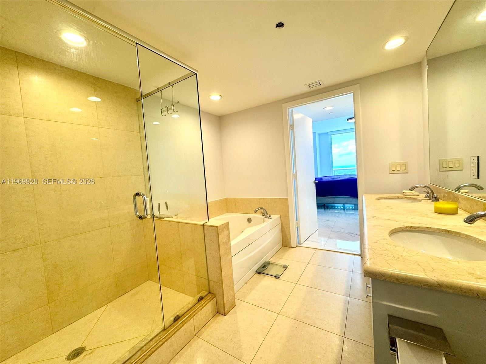 50 Biscayne Blvd #4710, Miami FL 33132
