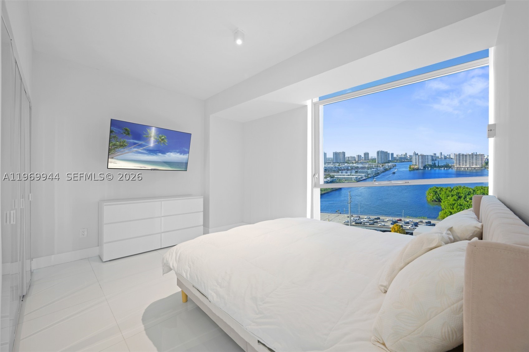 400 Sunny Isles Blvd #2004, Sunny Isles Beach FL 33160