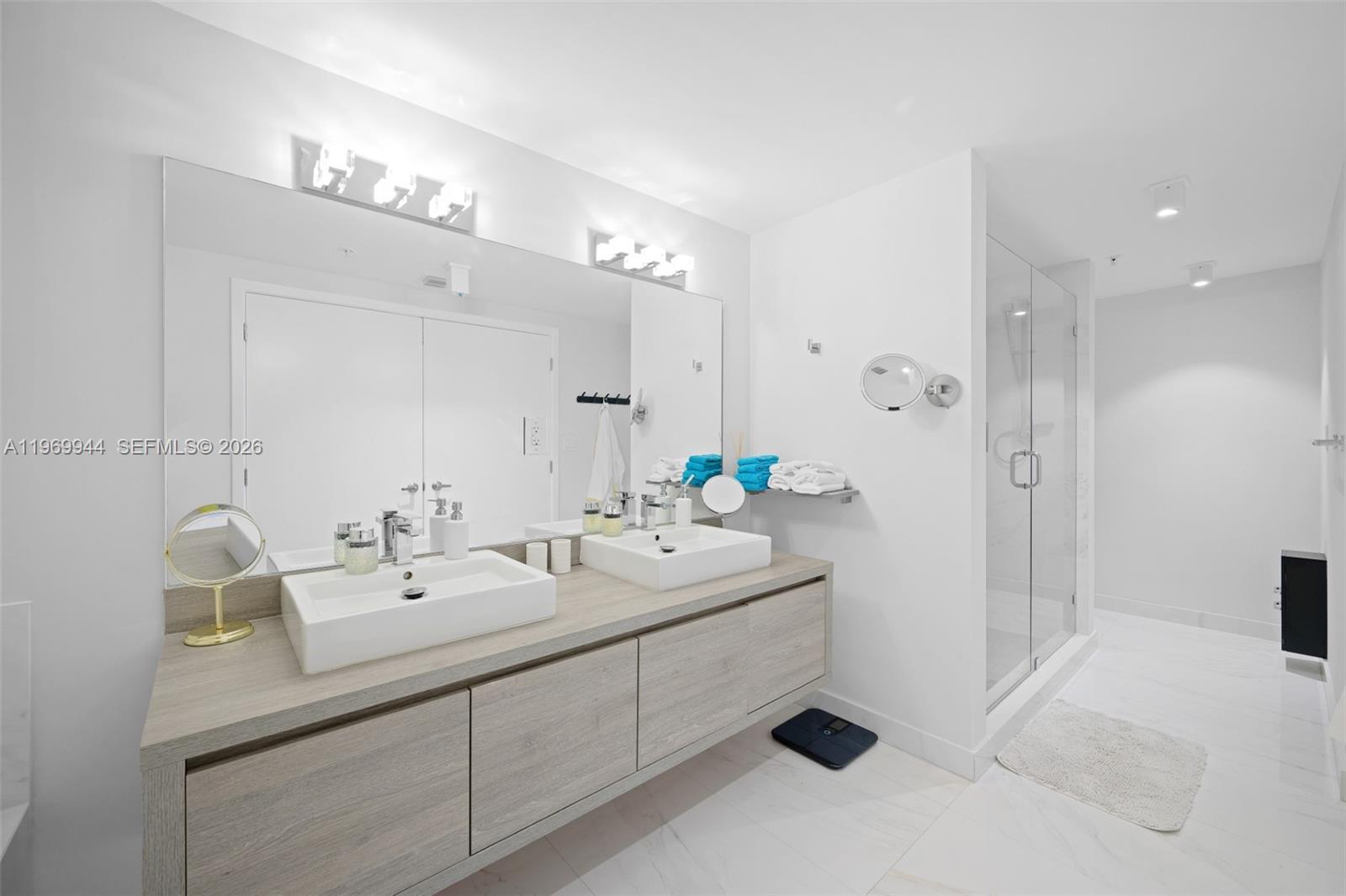 400 Sunny Isles Blvd #2004, Sunny Isles Beach FL 33160