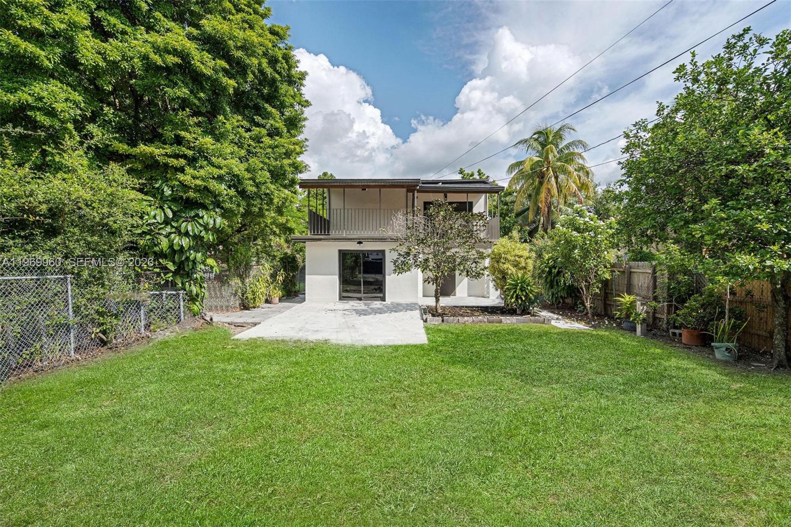 1523 NW 38th St, Miami FL 33142
