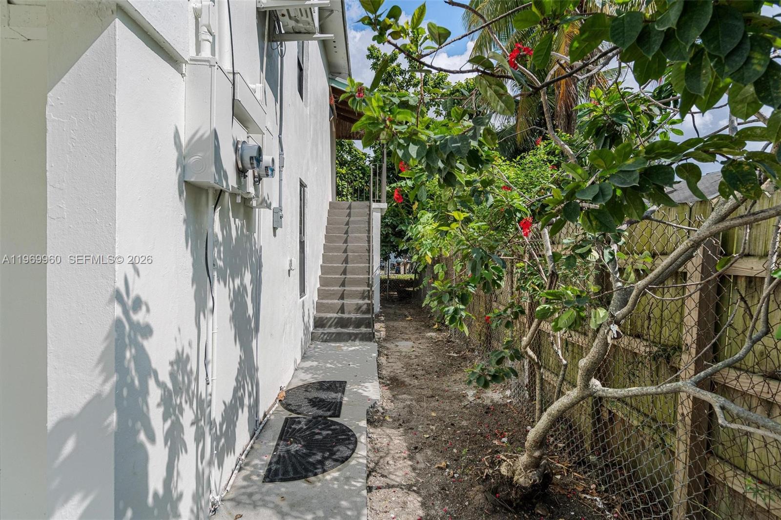 1523 NW 38th St, Miami FL 33142
