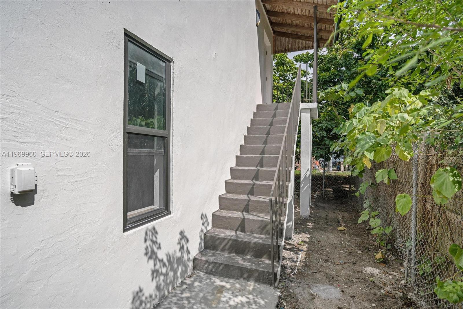 1523 NW 38th St, Miami FL 33142