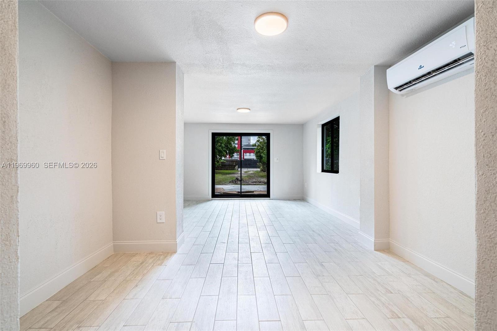 1523 NW 38th St, Miami FL 33142