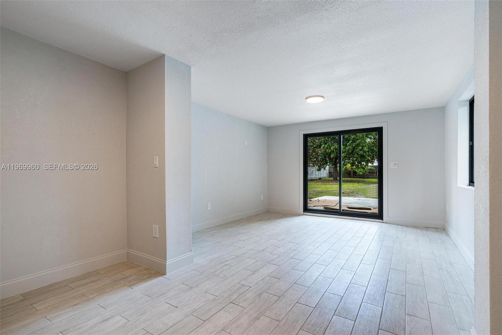 1523 NW 38th St, Miami FL 33142