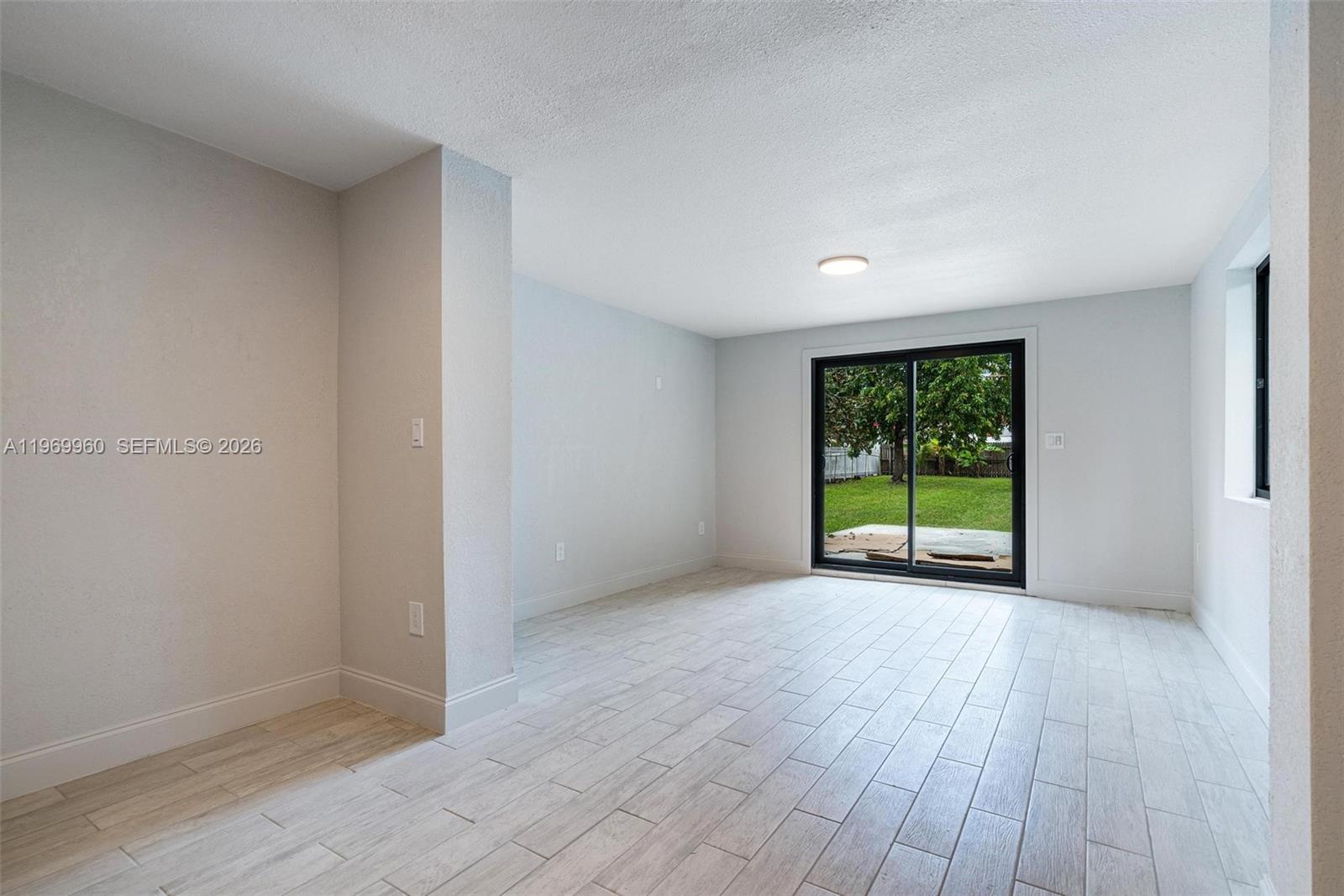1523 NW 38th St, Miami FL 33142