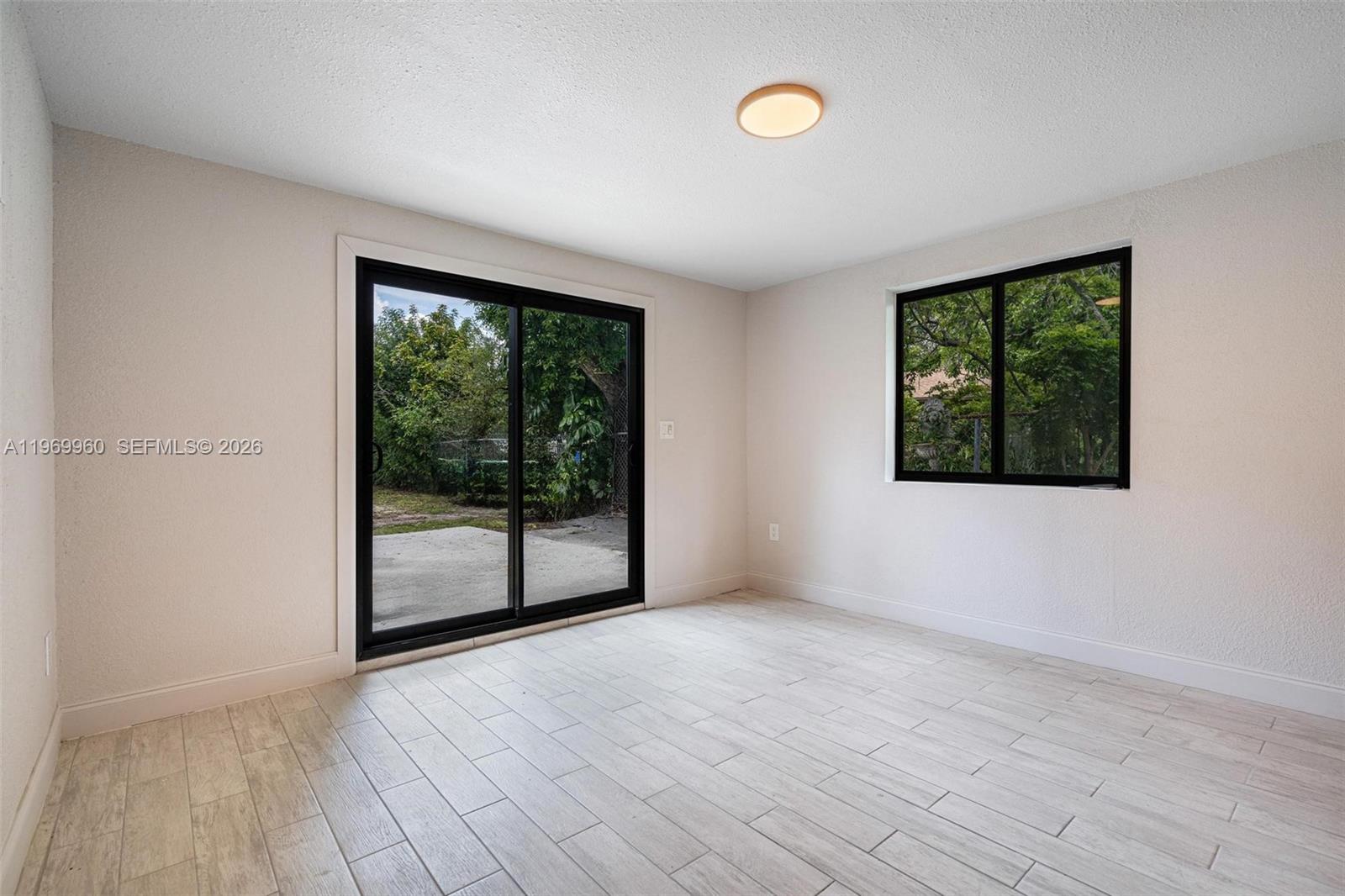 1523 NW 38th St, Miami FL 33142