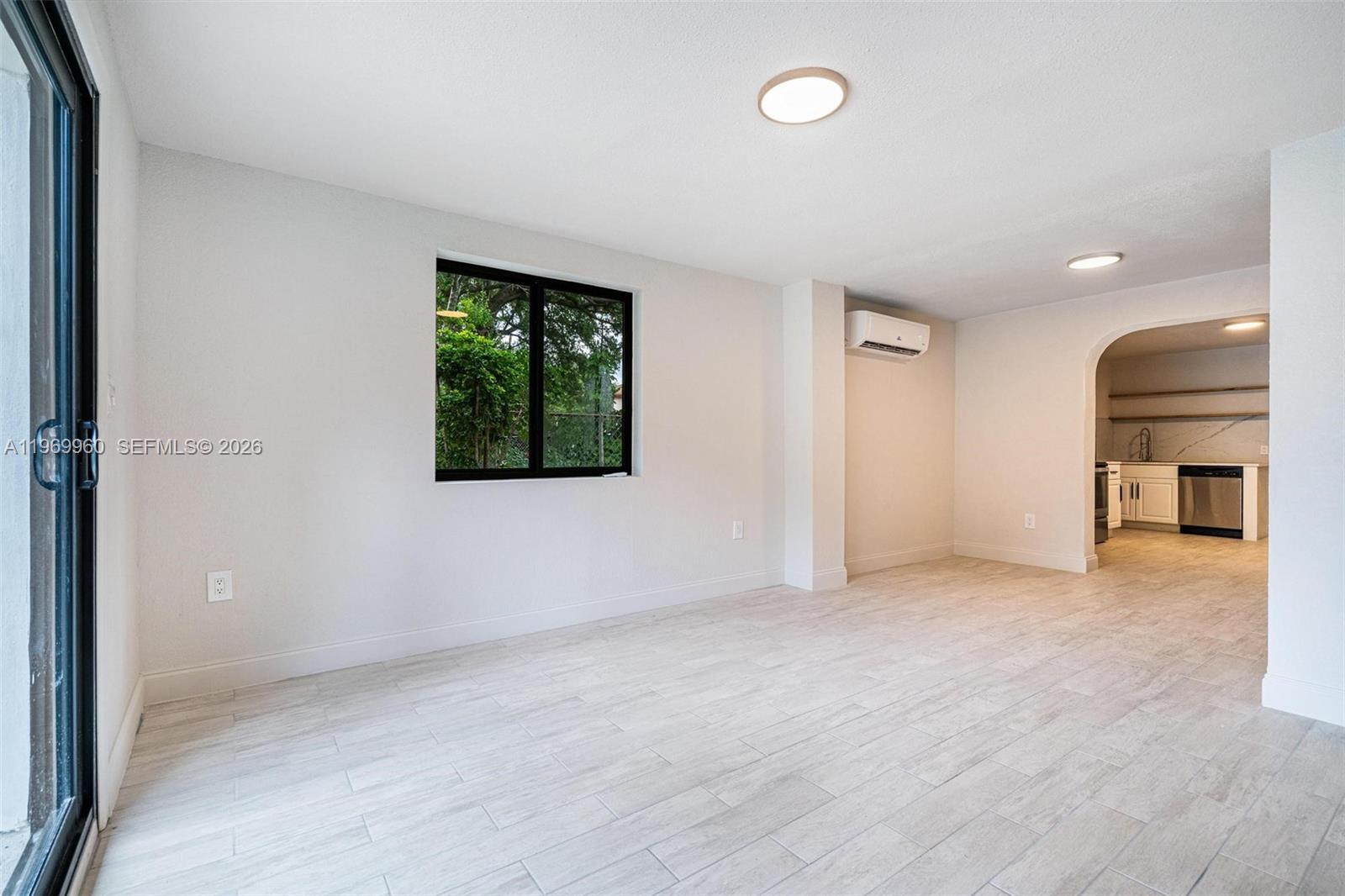 1523 NW 38th St, Miami FL 33142