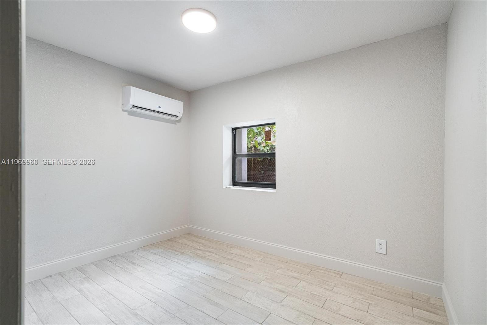 1523 NW 38th St, Miami FL 33142