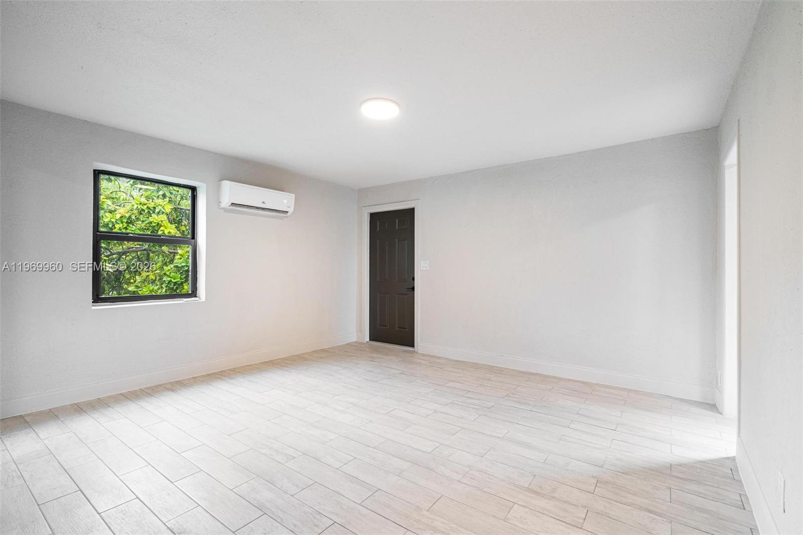 1523 NW 38th St, Miami FL 33142
