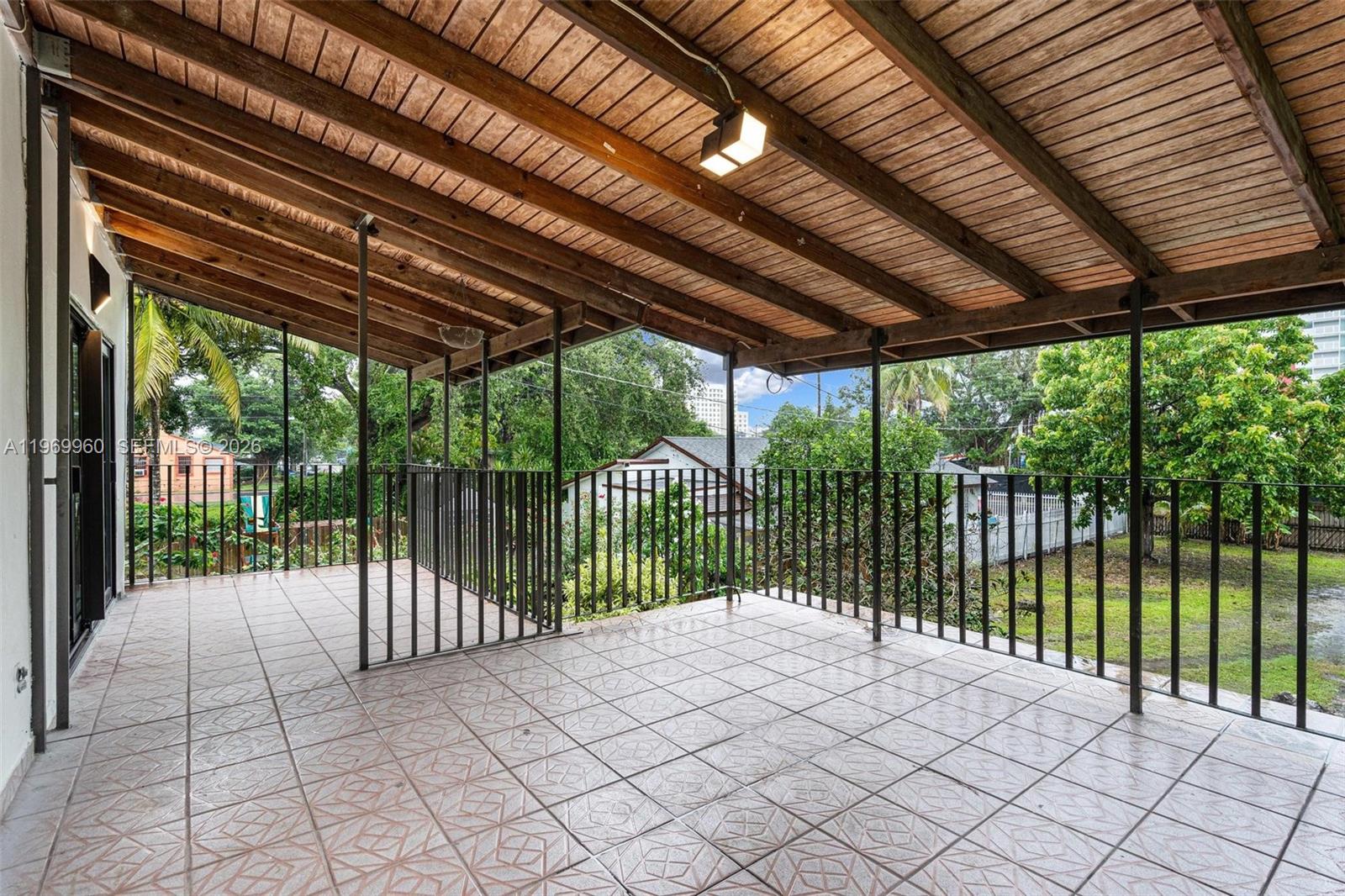 1523 NW 38th St, Miami FL 33142