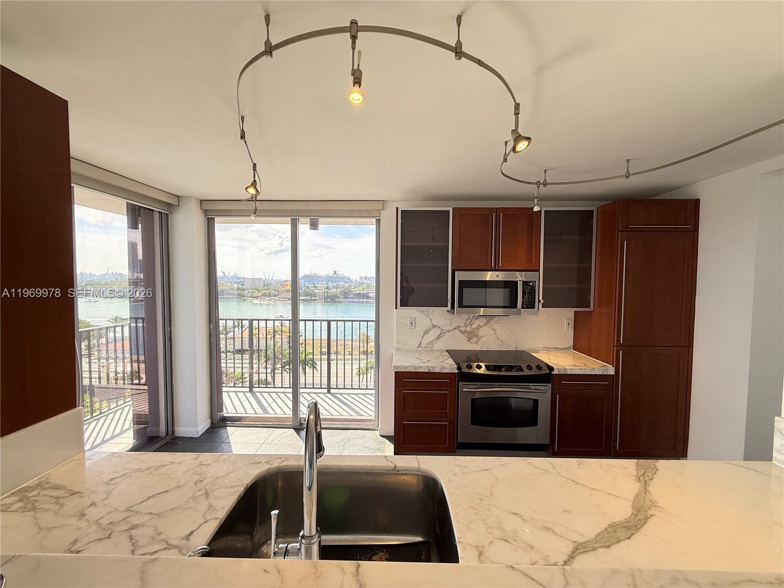801 N Venetian Dr #802, Miami FL 33139