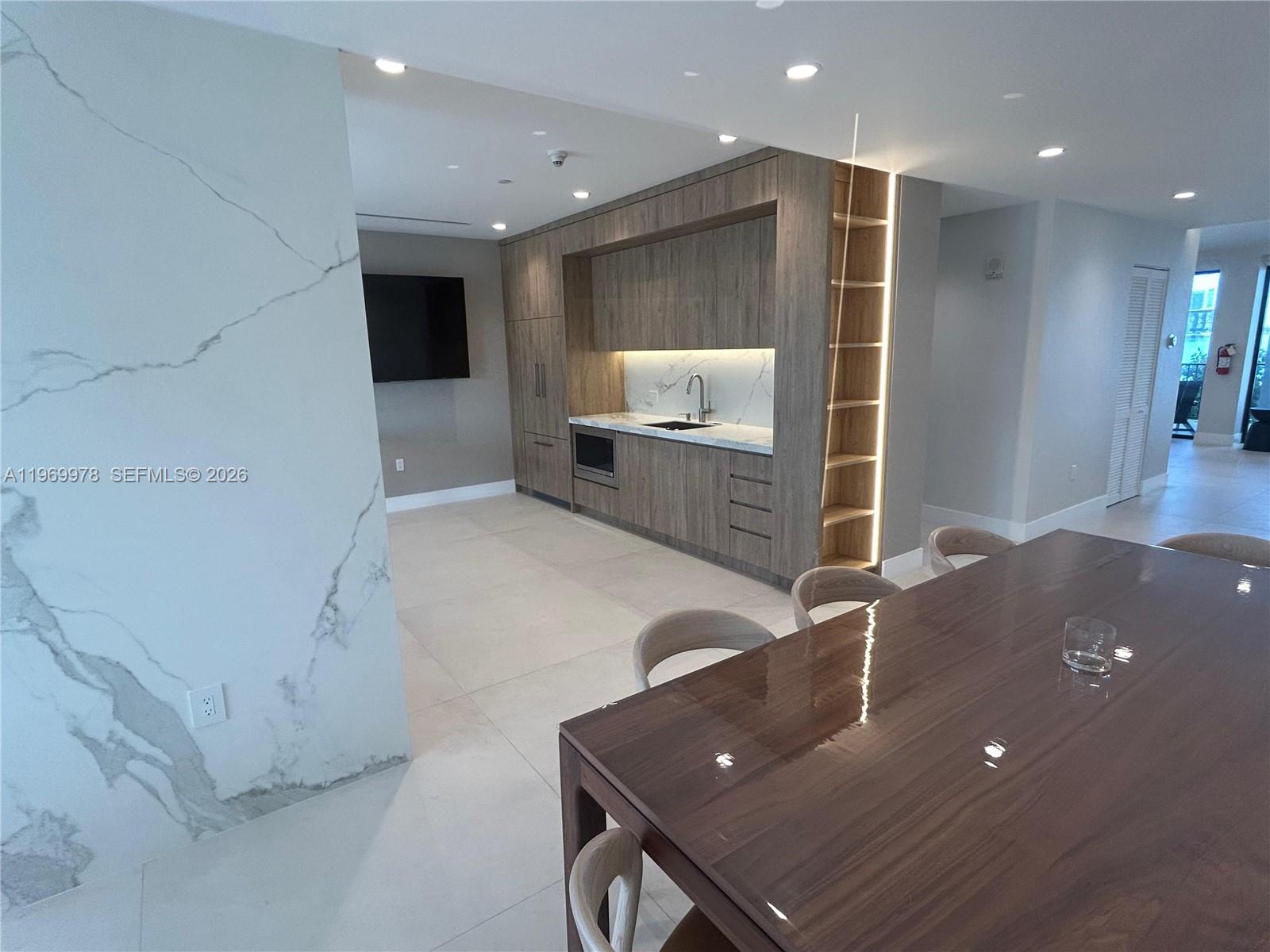 801 N Venetian Dr #802, Miami FL 33139