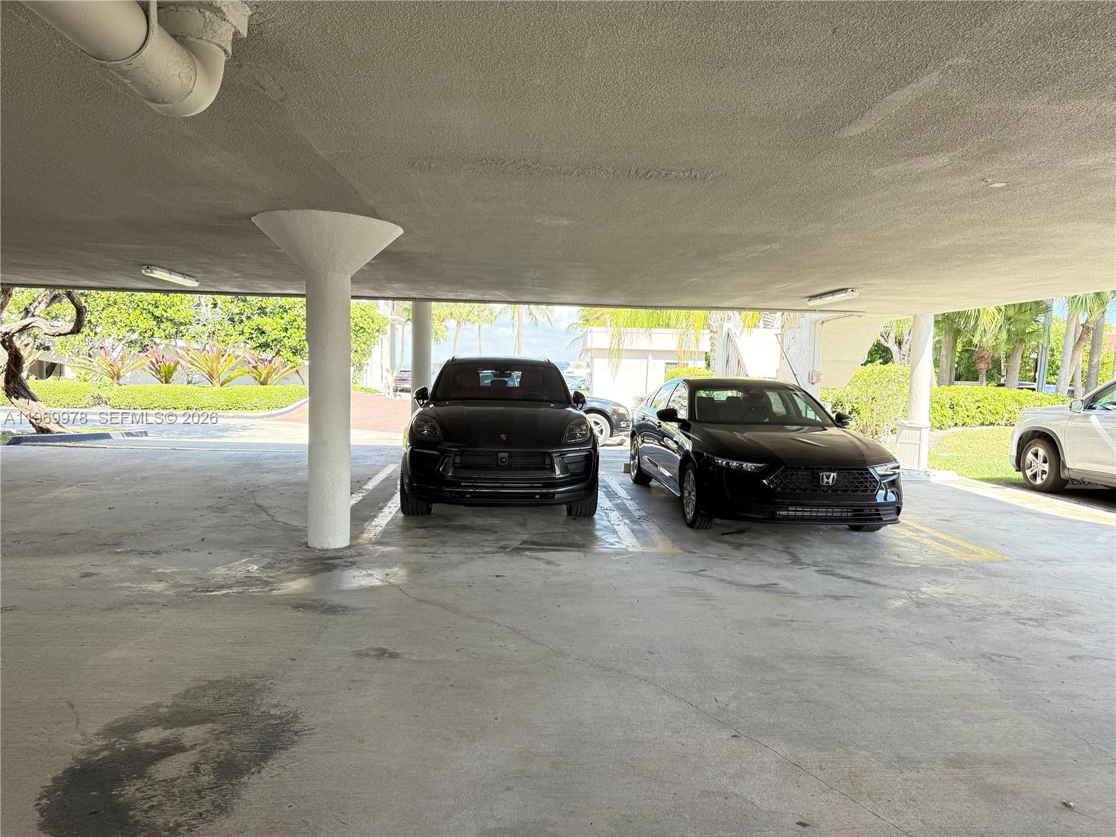 801 N Venetian Dr #802, Miami FL 33139