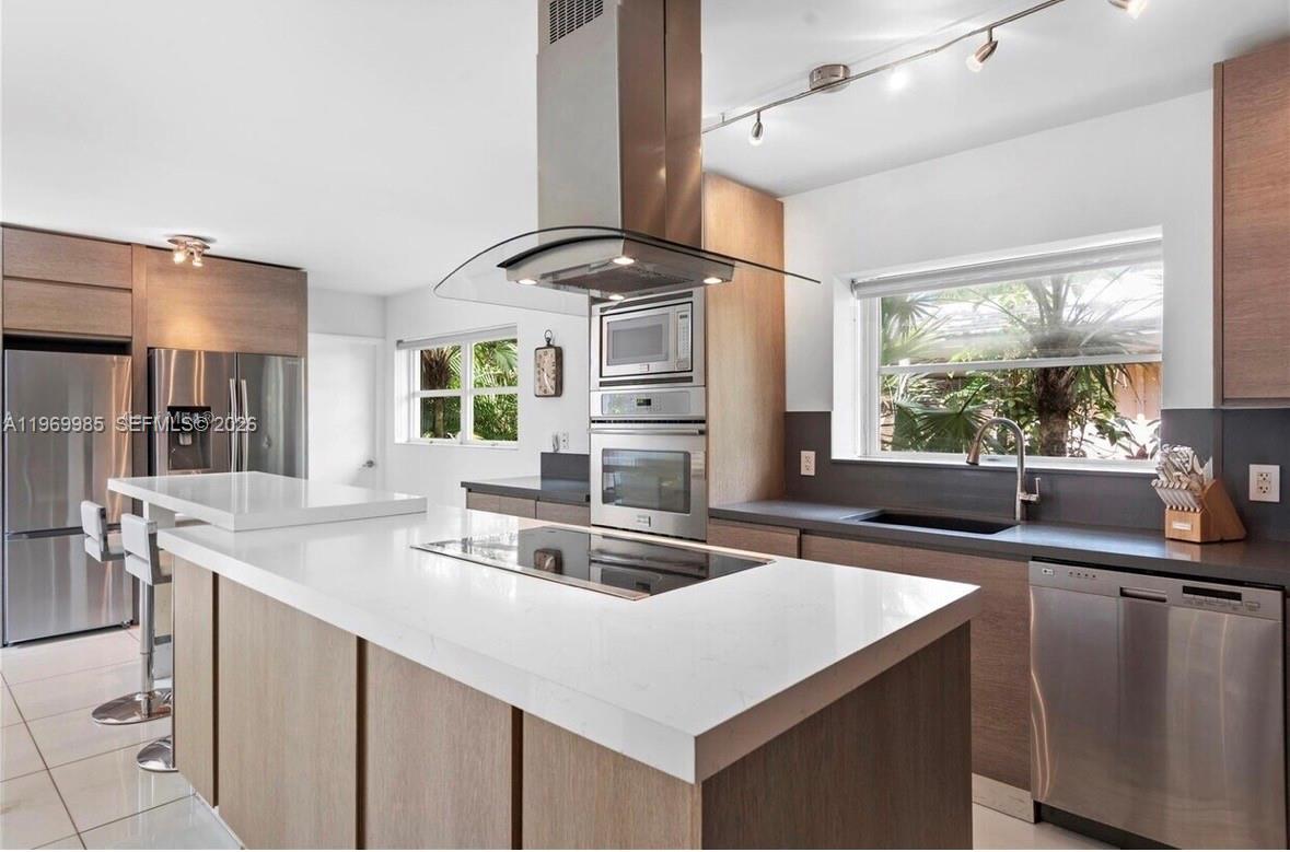 1025 Belle Meade Island Dr, Miami FL 33138