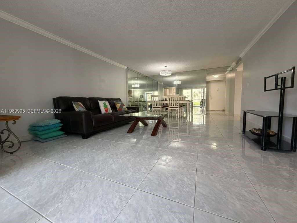 301 SE 3rd St #109, Dania Beach FL 33004