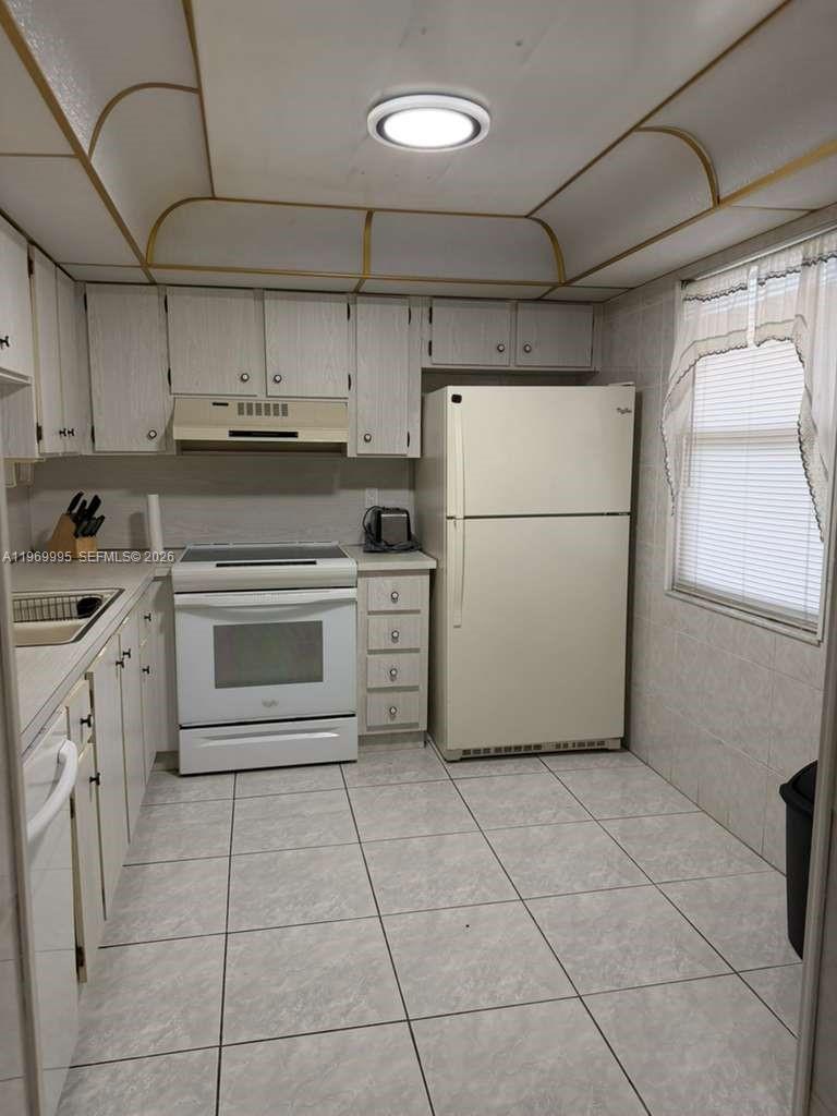 301 SE 3rd St #109, Dania Beach FL 33004