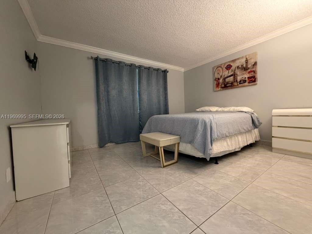 301 SE 3rd St #109, Dania Beach FL 33004