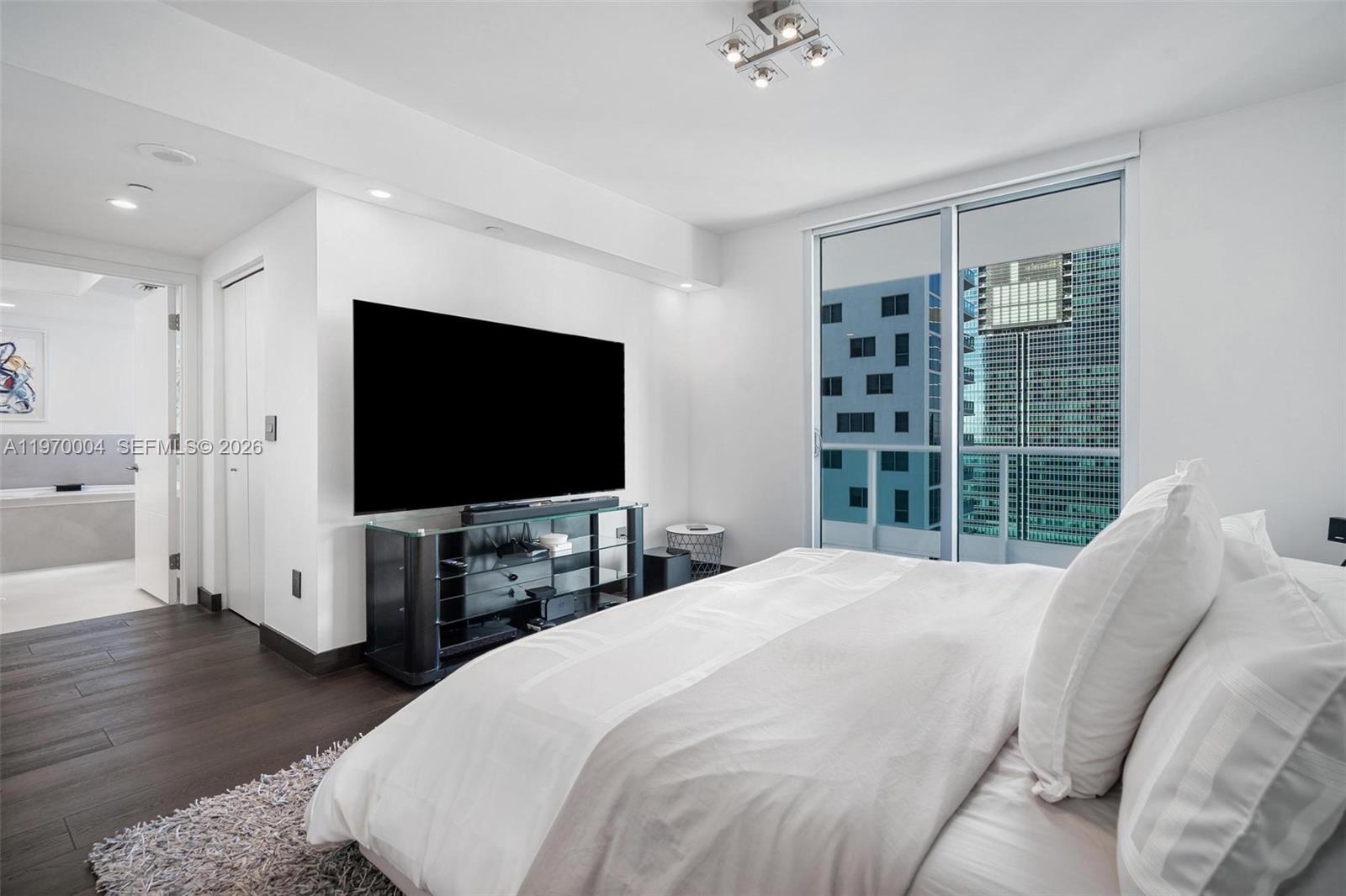 1331 Brickell Bay Dr #2402, Miami FL 33131