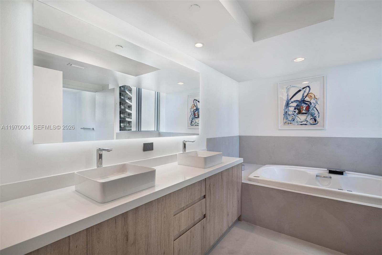 1331 Brickell Bay Dr #2402, Miami FL 33131