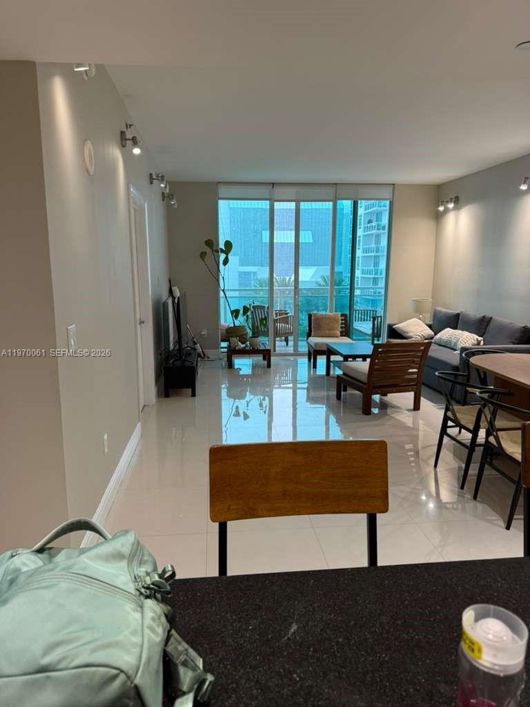 950 Brickell Bay Dr #1505, Miami FL 33131