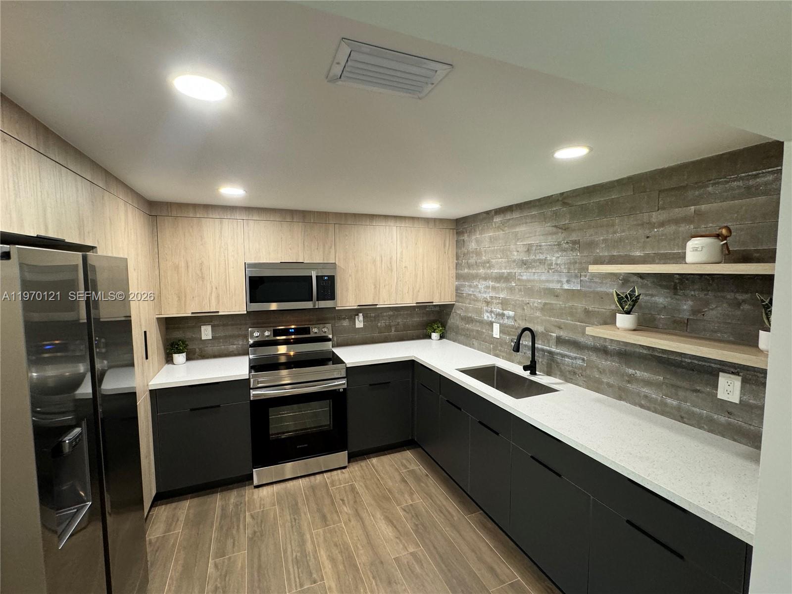 8400 SW 46th St, Miami FL 33155