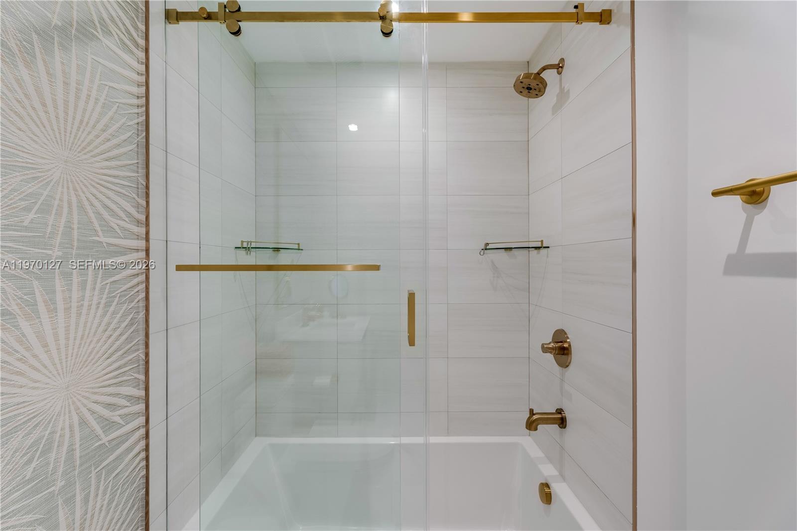 2678 Tigertail Ave #1410, Miami FL 33133