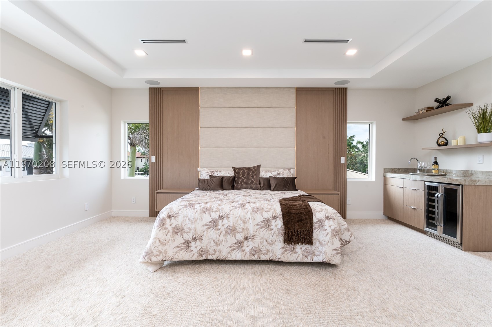 3740 NE 29th Ave, Lighthouse Point FL 33064