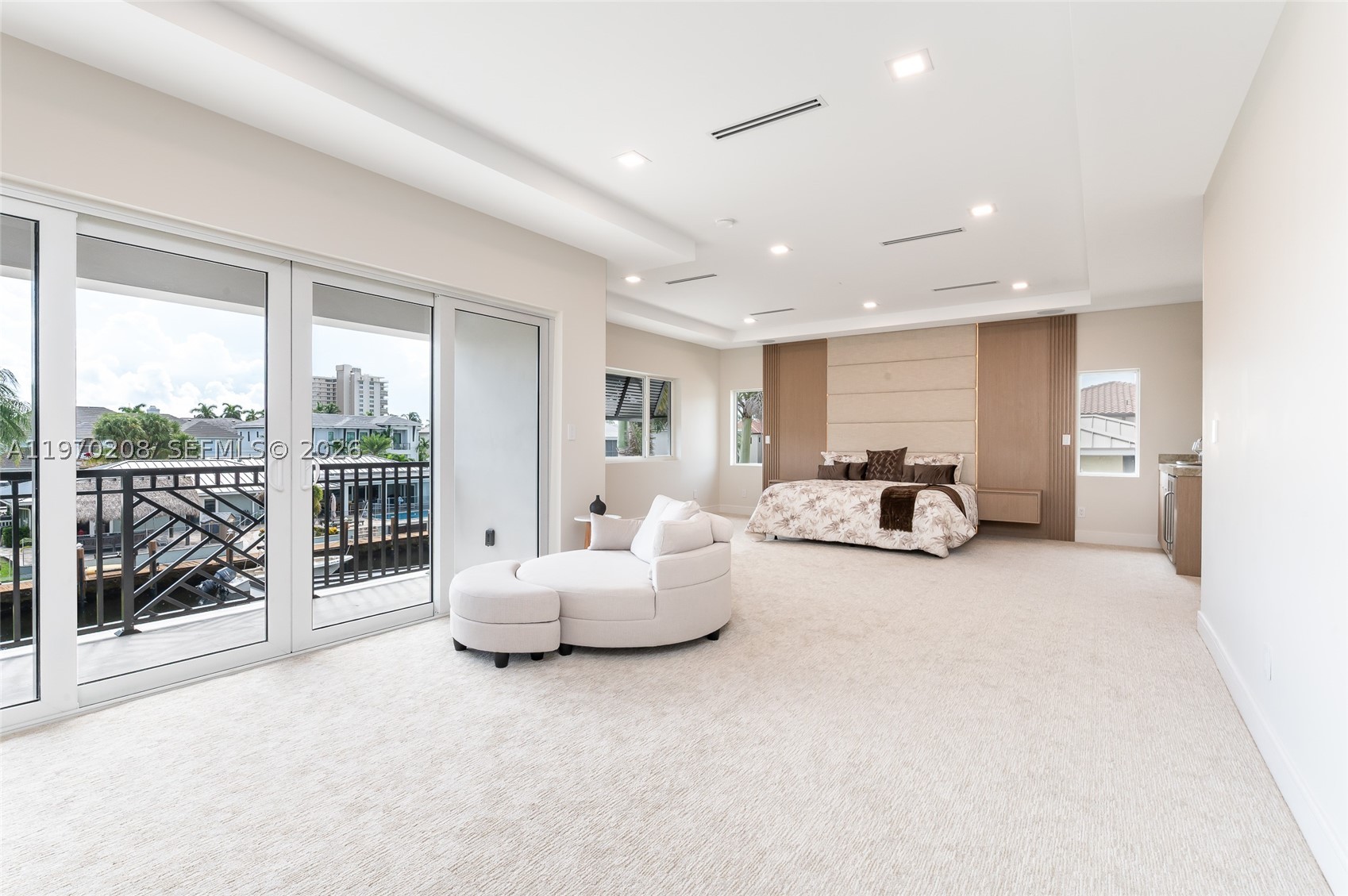 3740 NE 29th Ave, Lighthouse Point FL 33064