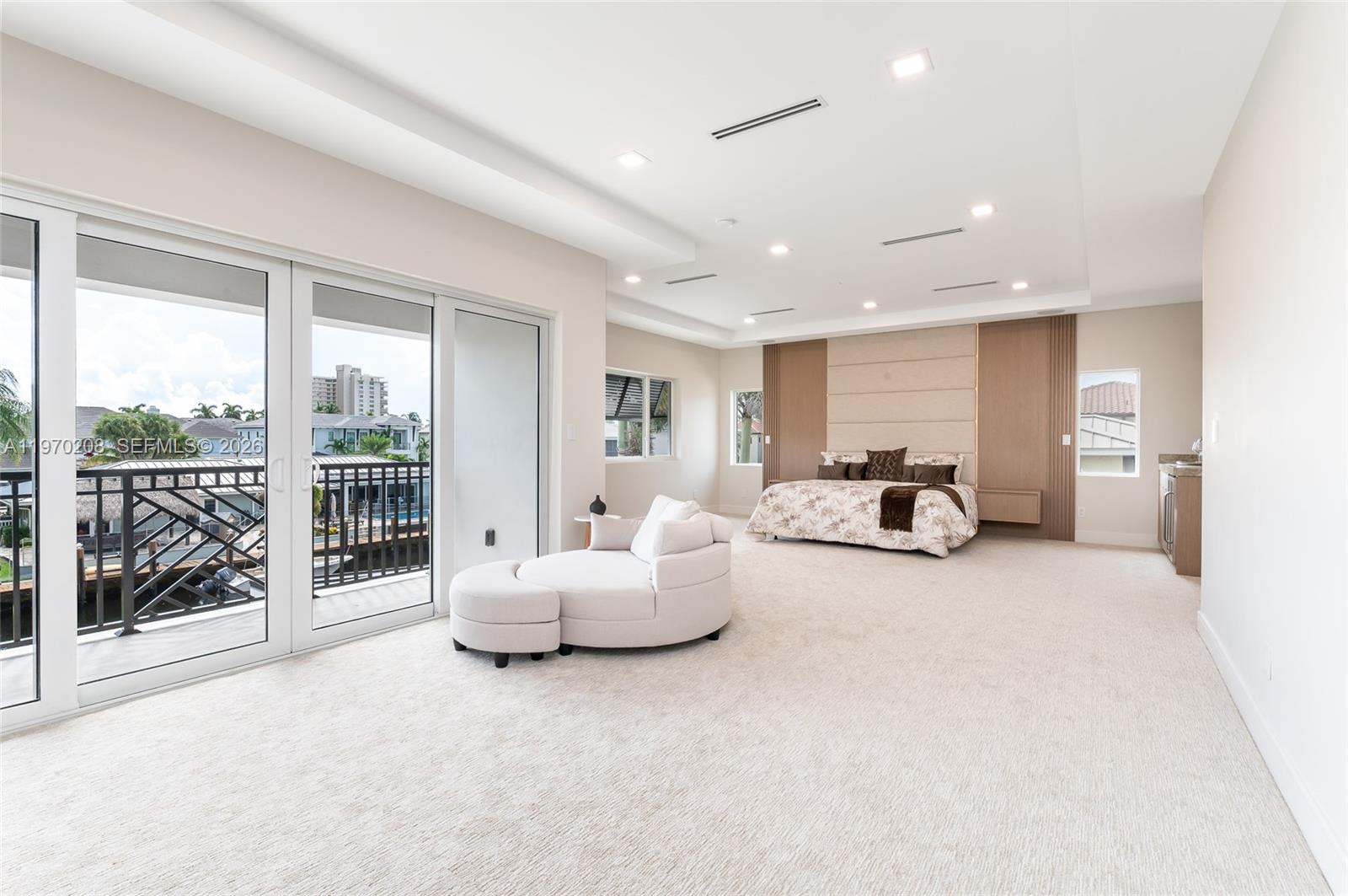 3740 NE 29th Ave, Lighthouse Point FL 33064