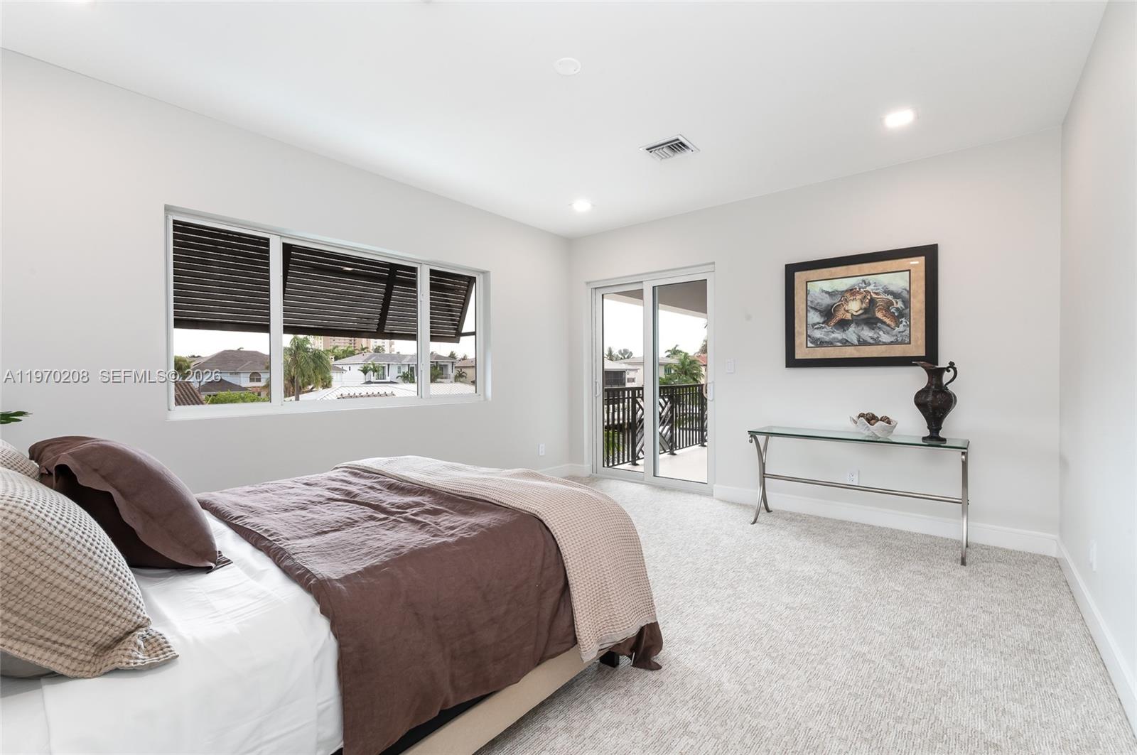 3740 NE 29th Ave, Lighthouse Point FL 33064