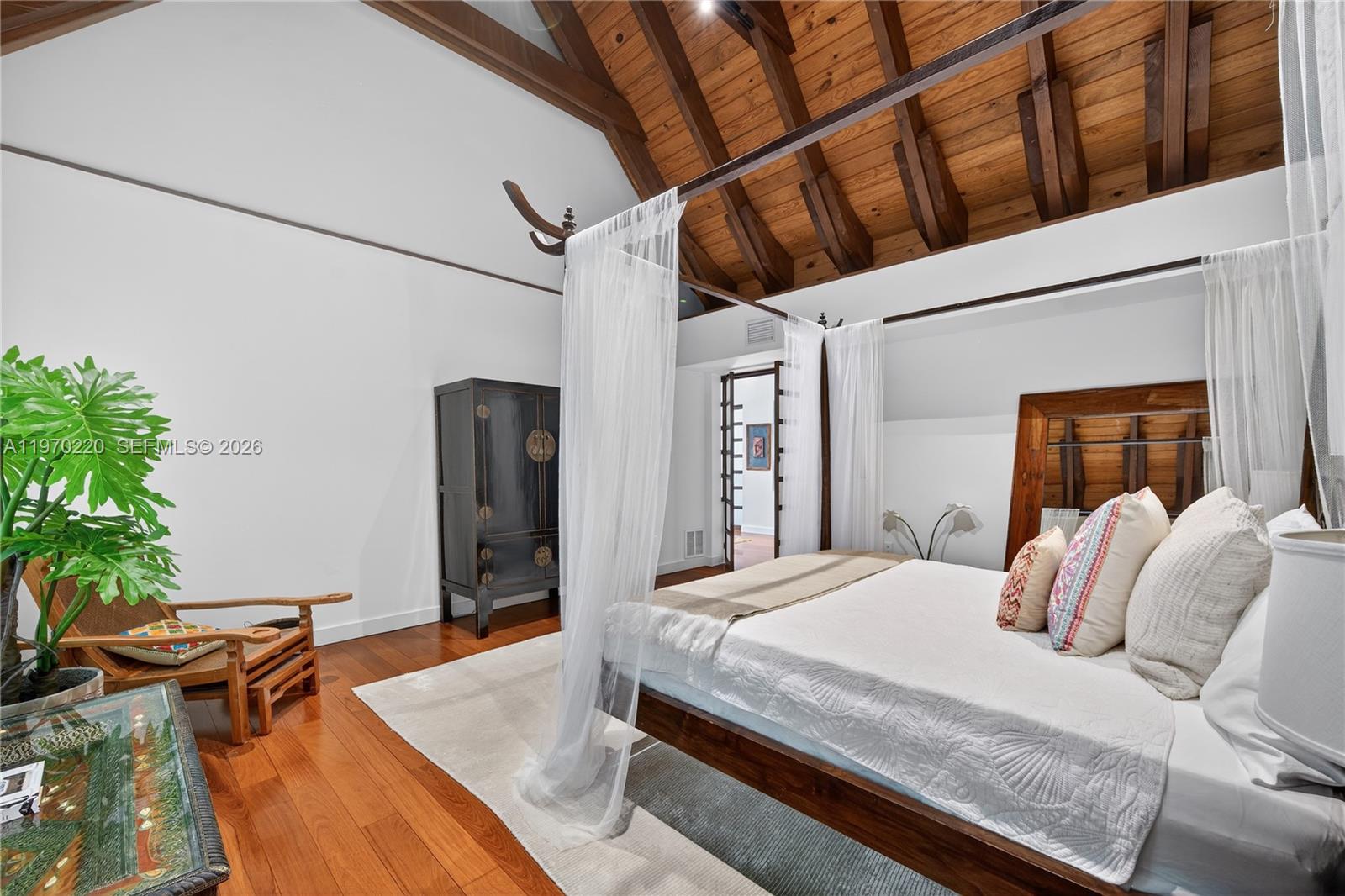 14 W San Marino Dr, Miami Beach FL 33139