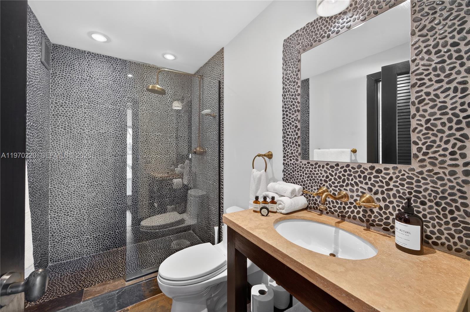 14 W San Marino Dr, Miami Beach FL 33139