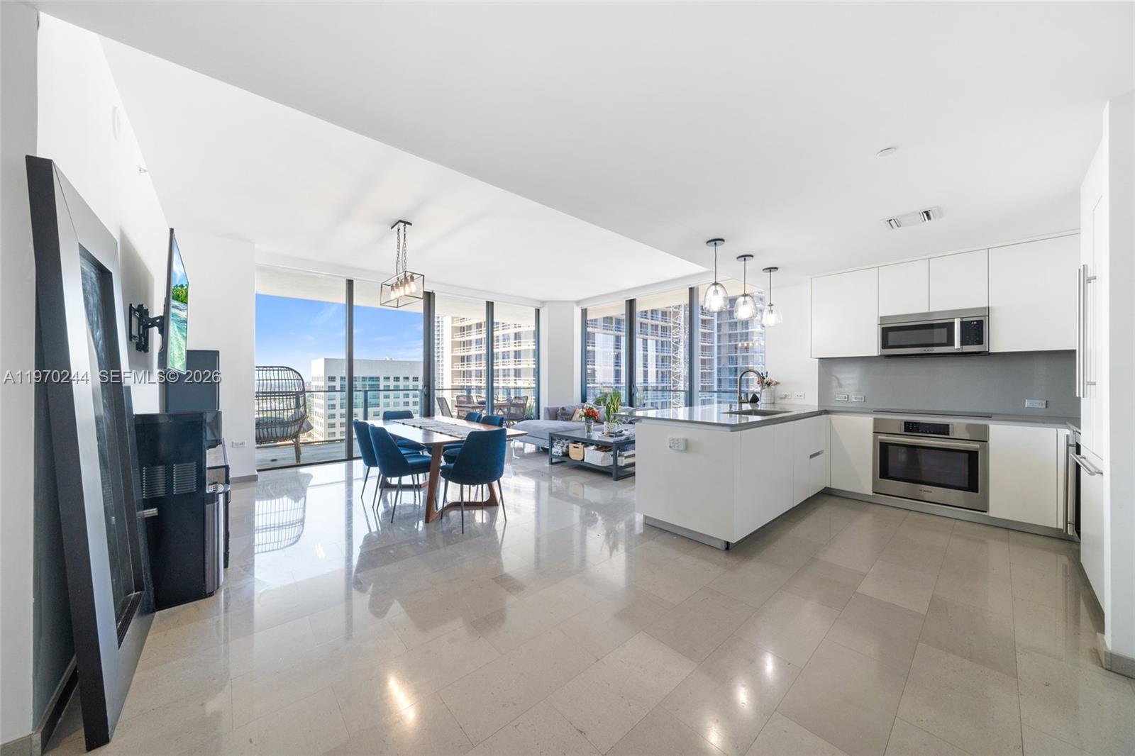 88 SW 7th St #2312, Miami FL 33130
