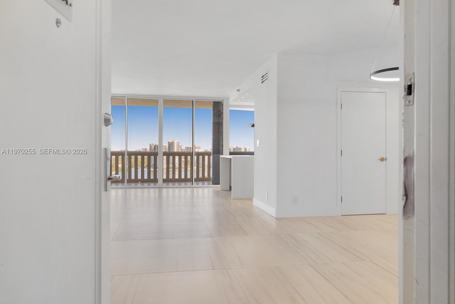 3000 Island Blvd #2504, Aventura FL 33160