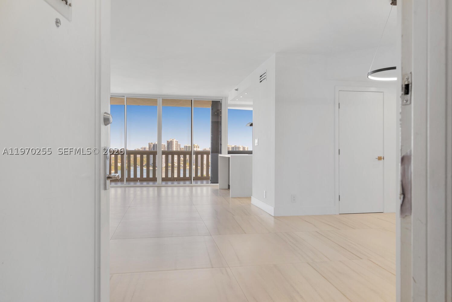3000 Island Blvd #2504, Aventura FL 33160