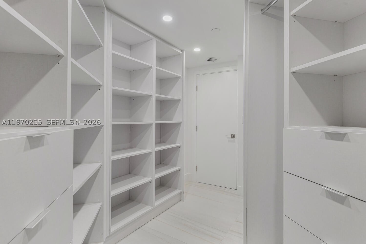 3000 Island Blvd #2504, Aventura FL 33160
