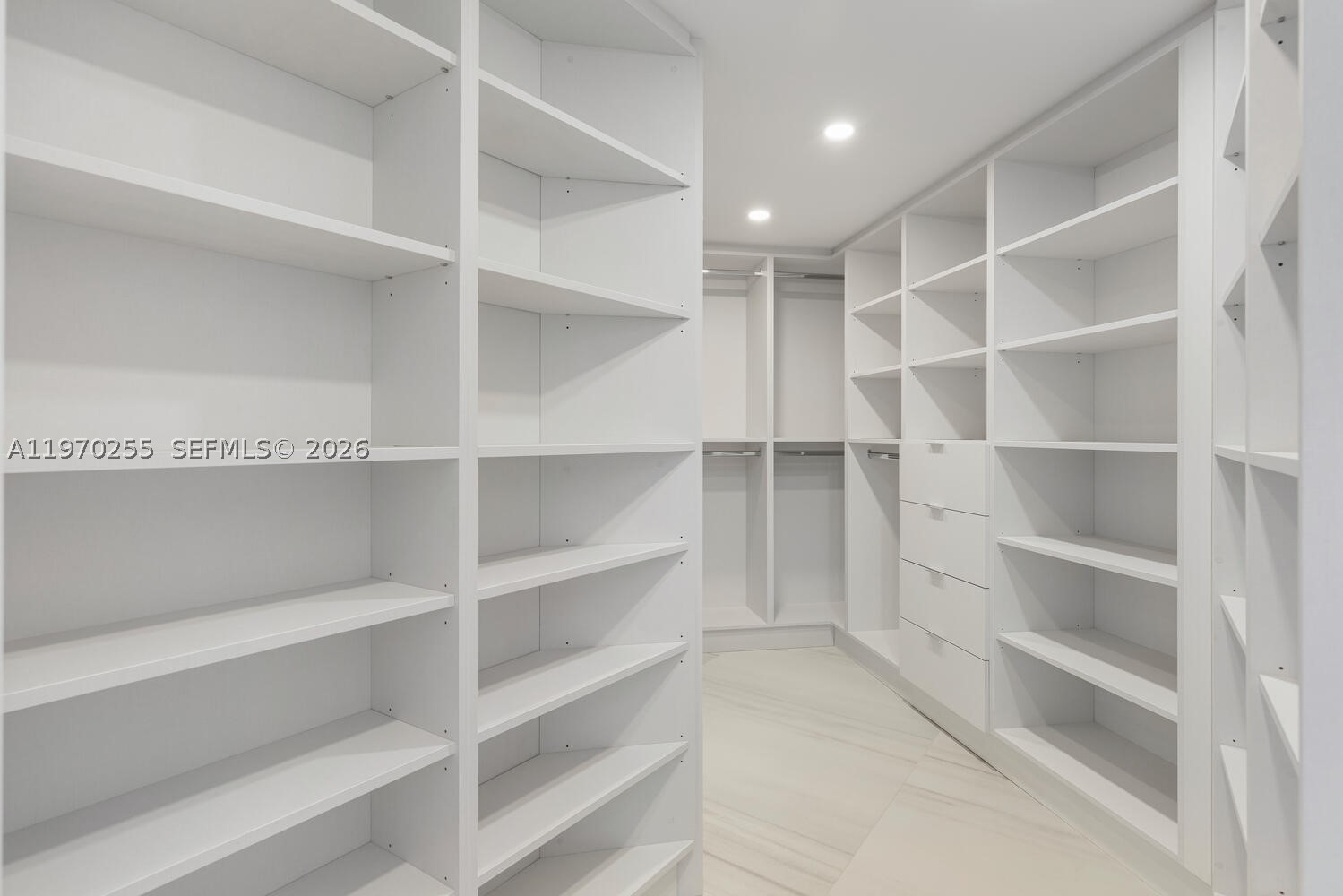 3000 Island Blvd #2504, Aventura FL 33160